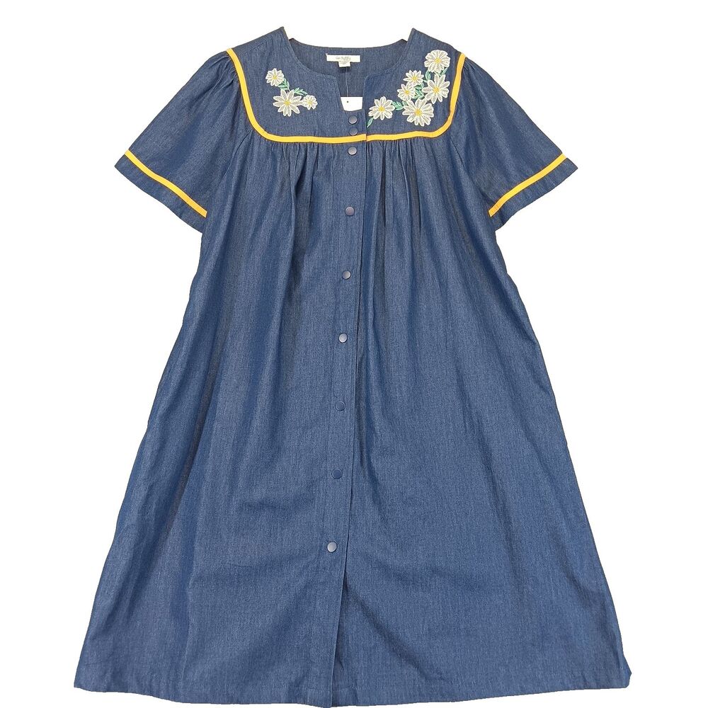 Go Softly Patio Women Sz L Blue Embroidered Chambray House Dress Flowers Pockets